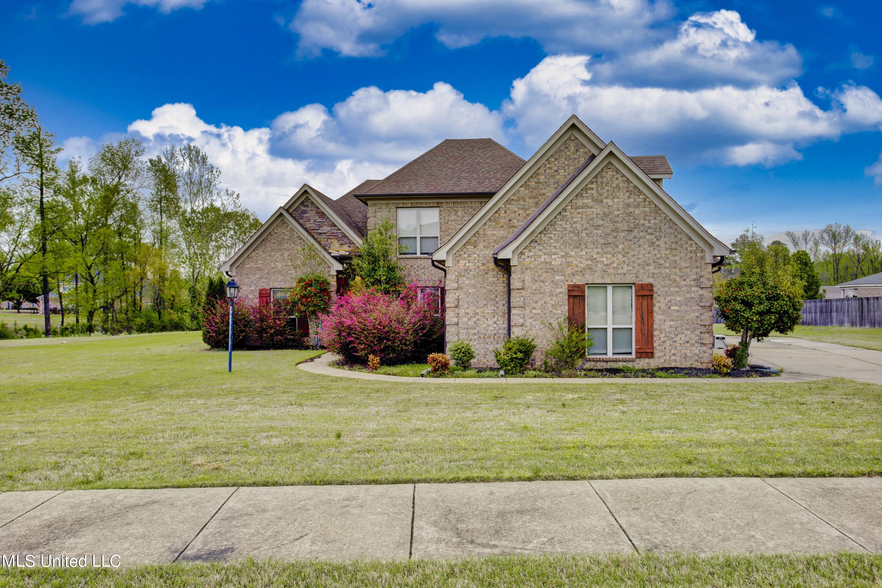 560 Ridge View Drive Hernando, MS 38632 - Photo 1 of 37 Exterior front
