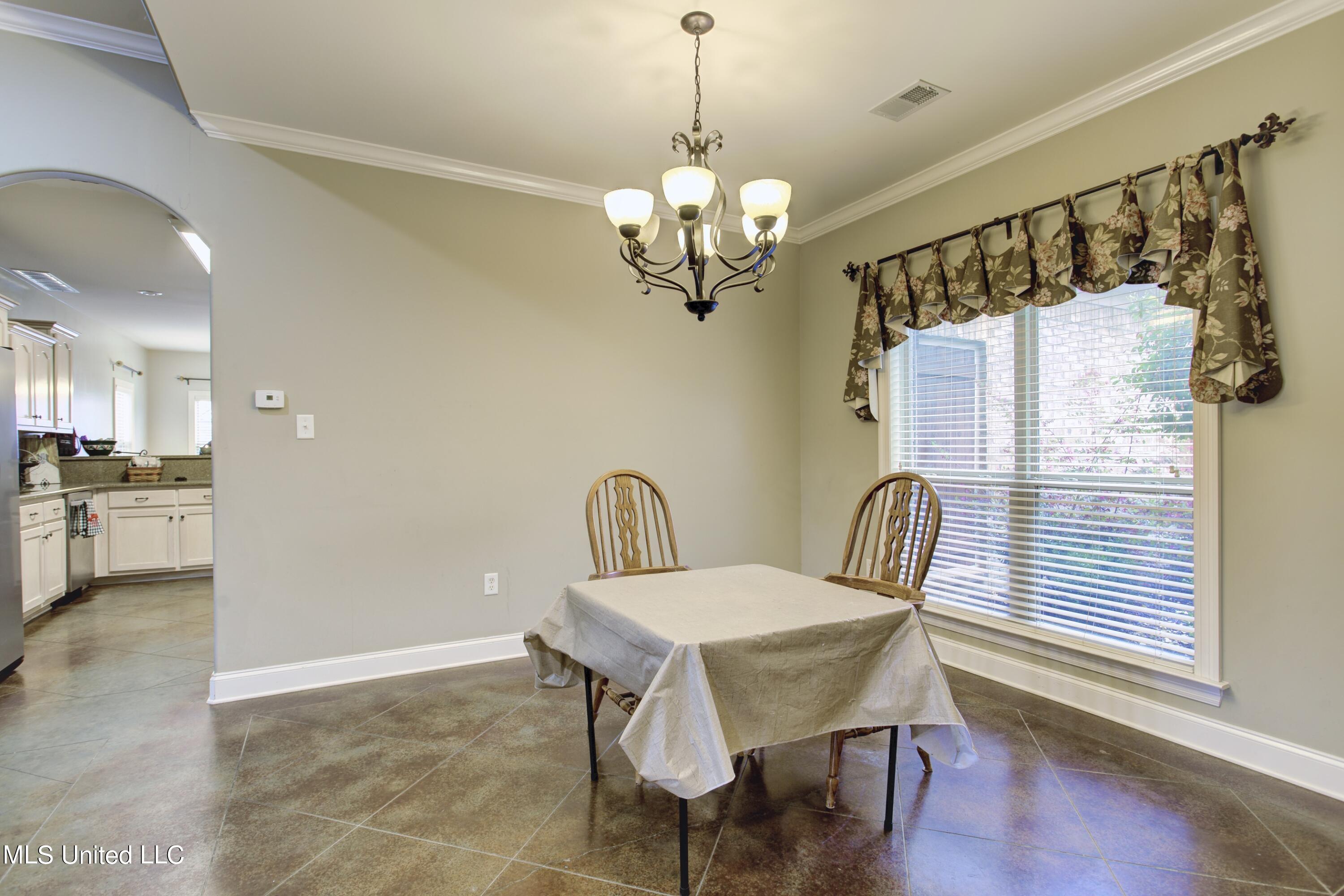 560 Ridge View Drive Hernando, MS 38632 - Photo 11 of 37 dining room 1a