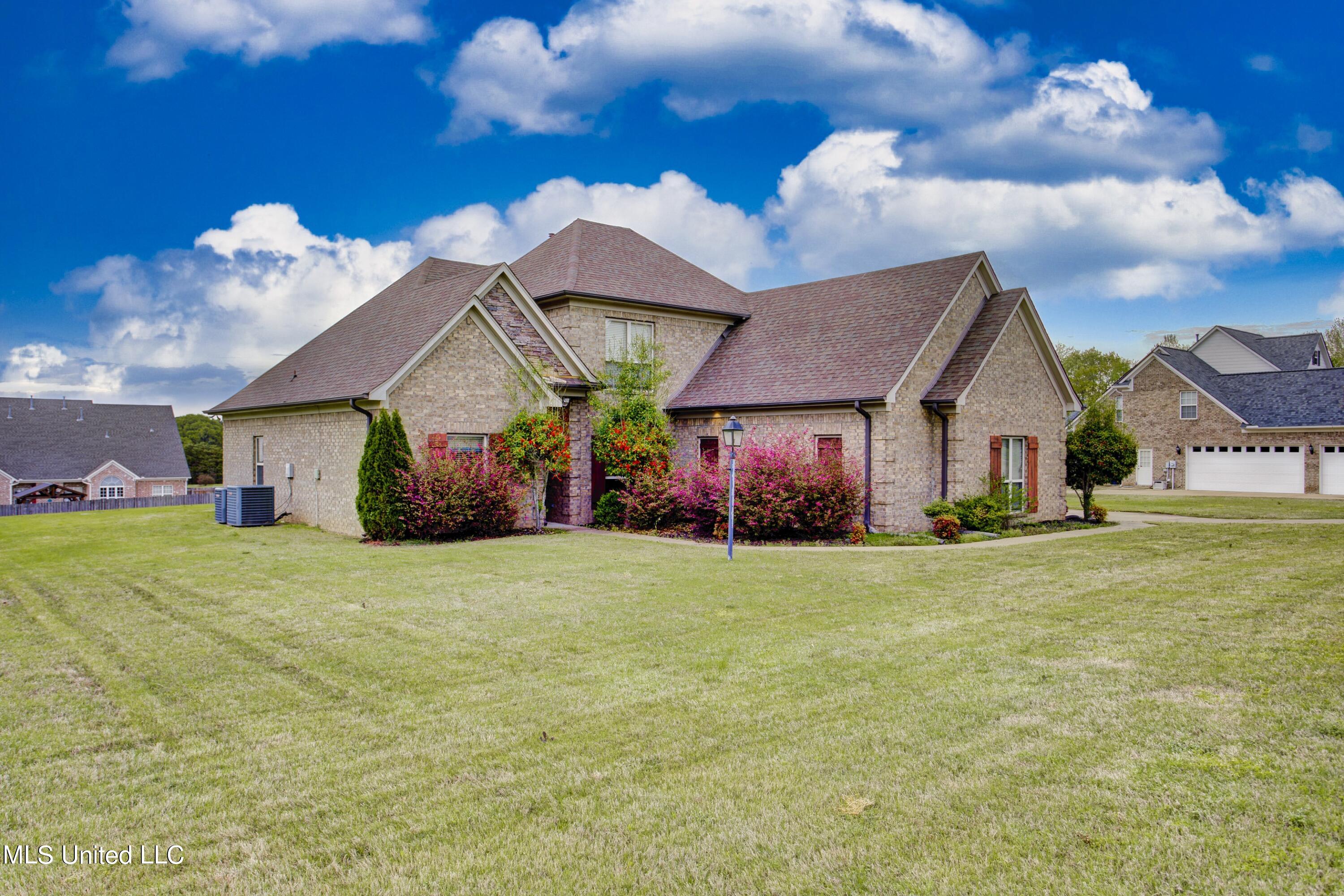 560 Ridge View Drive Hernando, MS 38632 - Photo 30 of 37 Exterior left cu