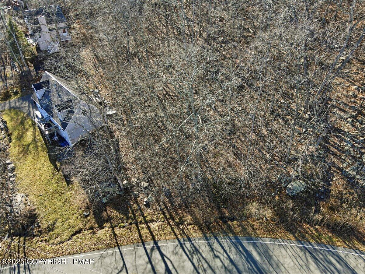 2 North Hampton Court Bushkill, PA 18324 - Photo 5 of 14