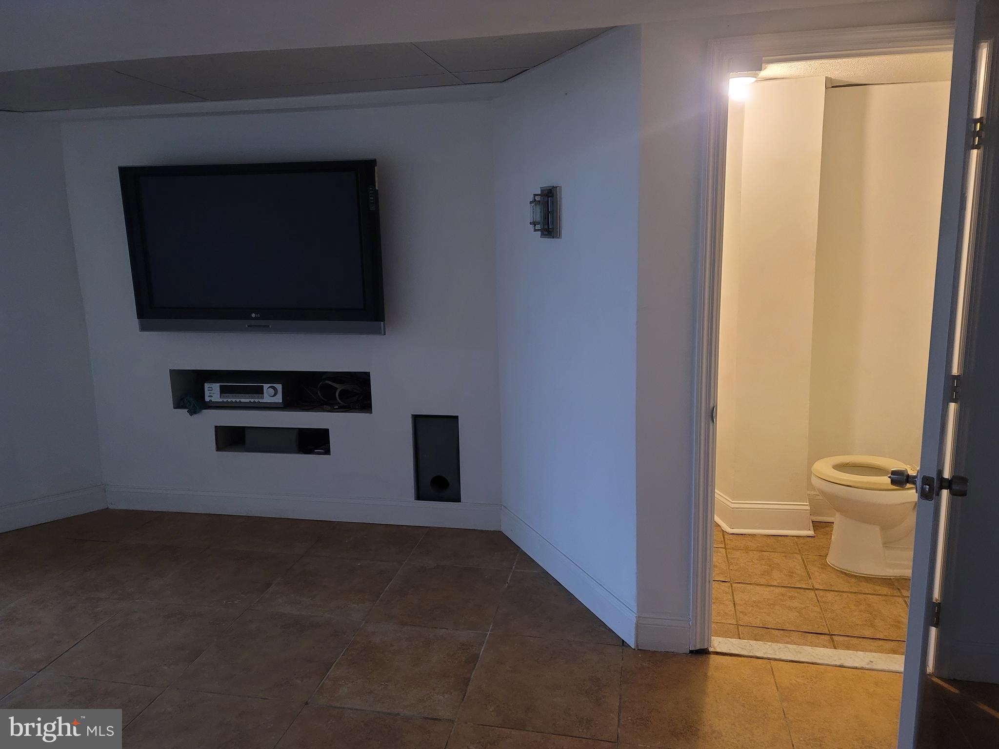7452 Sommers Road Philadelphia, PA 19138 - Photo 10 of 17 Gallery Image 10