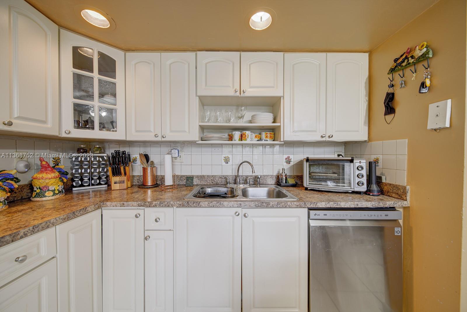 8420 Southwest 133rd Avenue Road, Unit 307 Miami, FL 33183 - Photo 3 of 22