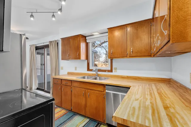 $250,000 | 550 Roland Street, Chippewa Falls, WI 54729