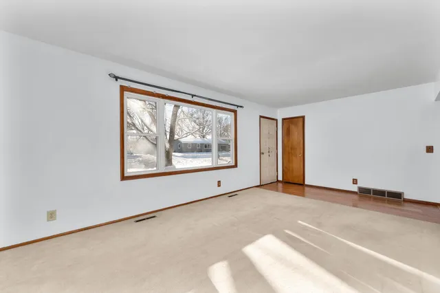 $250,000 | 550 Roland Street, Chippewa Falls, WI 54729