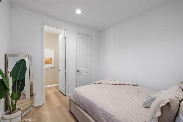 $1,199,000 | 20452 Santa Ana Avenue, Unit B, Newport Beach, CA 92660