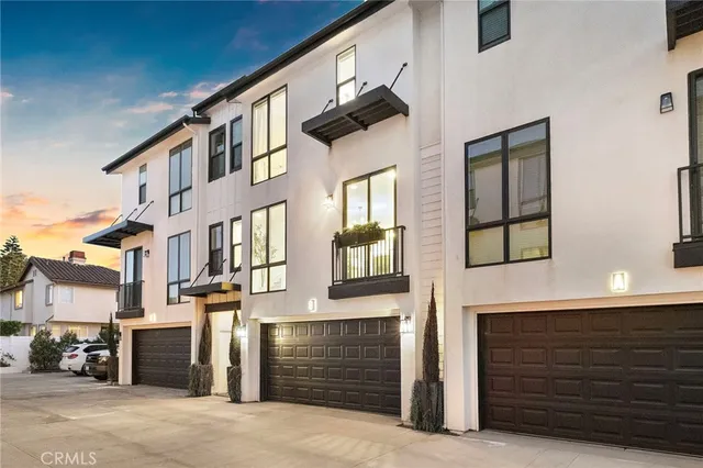 $1,299,000 | 20452 Santa Ana Avenue, Unit B, Newport Beach, CA 92660