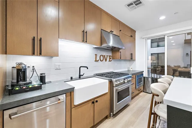 $1,299,000 | 20452 Santa Ana Avenue, Unit B, Newport Beach, CA 92660