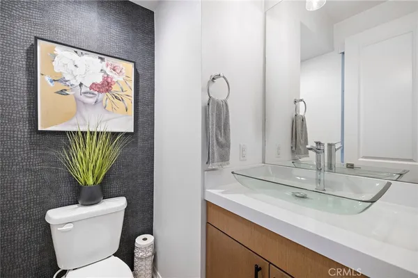 $1,199,000 | 20452 Santa Ana Avenue, Unit B, Newport Beach, CA 92660