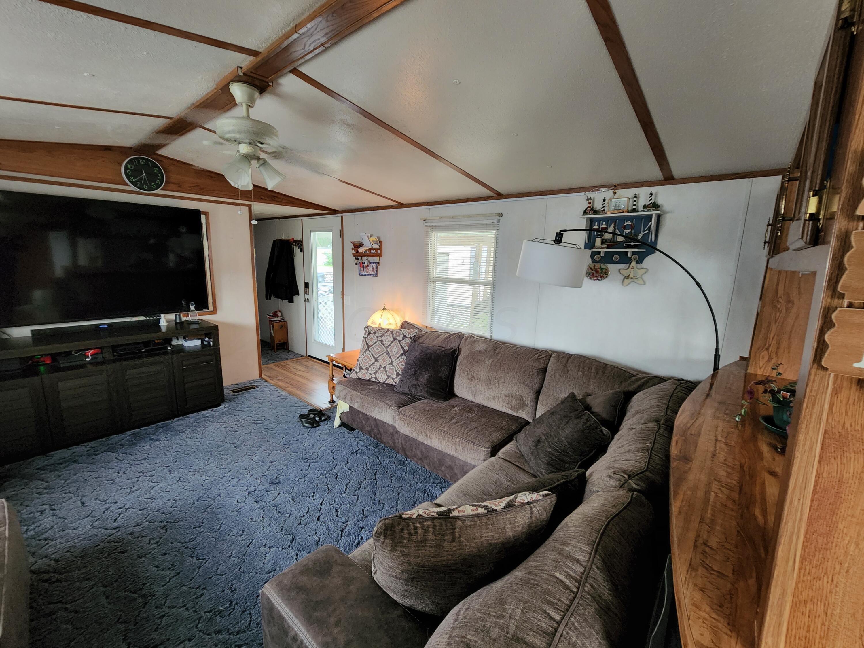 4711 Walnut Road, Unit LOT M2 Buckeye Lake, OH 43008 - Photo 8 of 19 Living Room