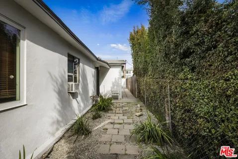 $999,000 | 2912 Bellevue Avenue, Los Angeles, CA 90026