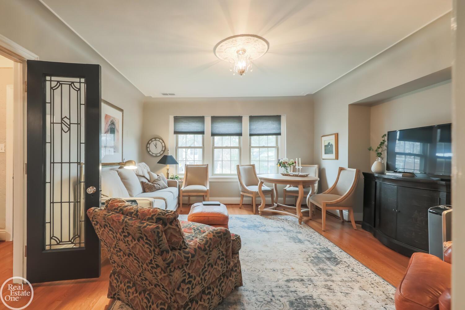 344 Neff Road Grosse Pointe, MI 48230 - Photo 23 of 41 50096730-23.JPG