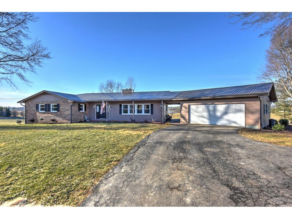 499 Painter Road Fall Branch, TN 37656 - Photo 3 of 36 Photo 3