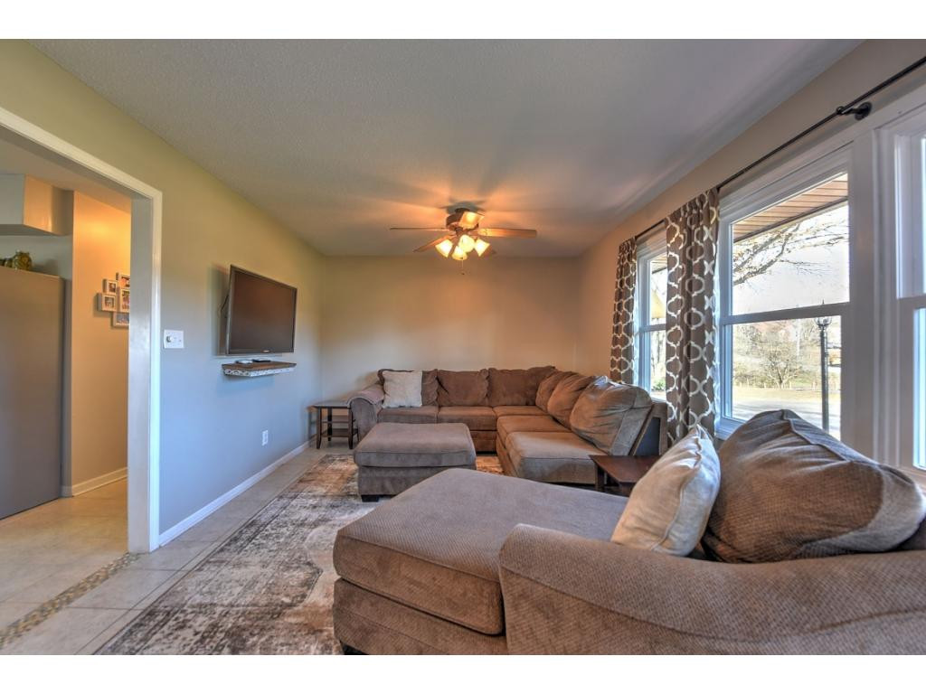 499 Painter Road Fall Branch, TN 37656 - Photo 7 of 36 Photo 7
