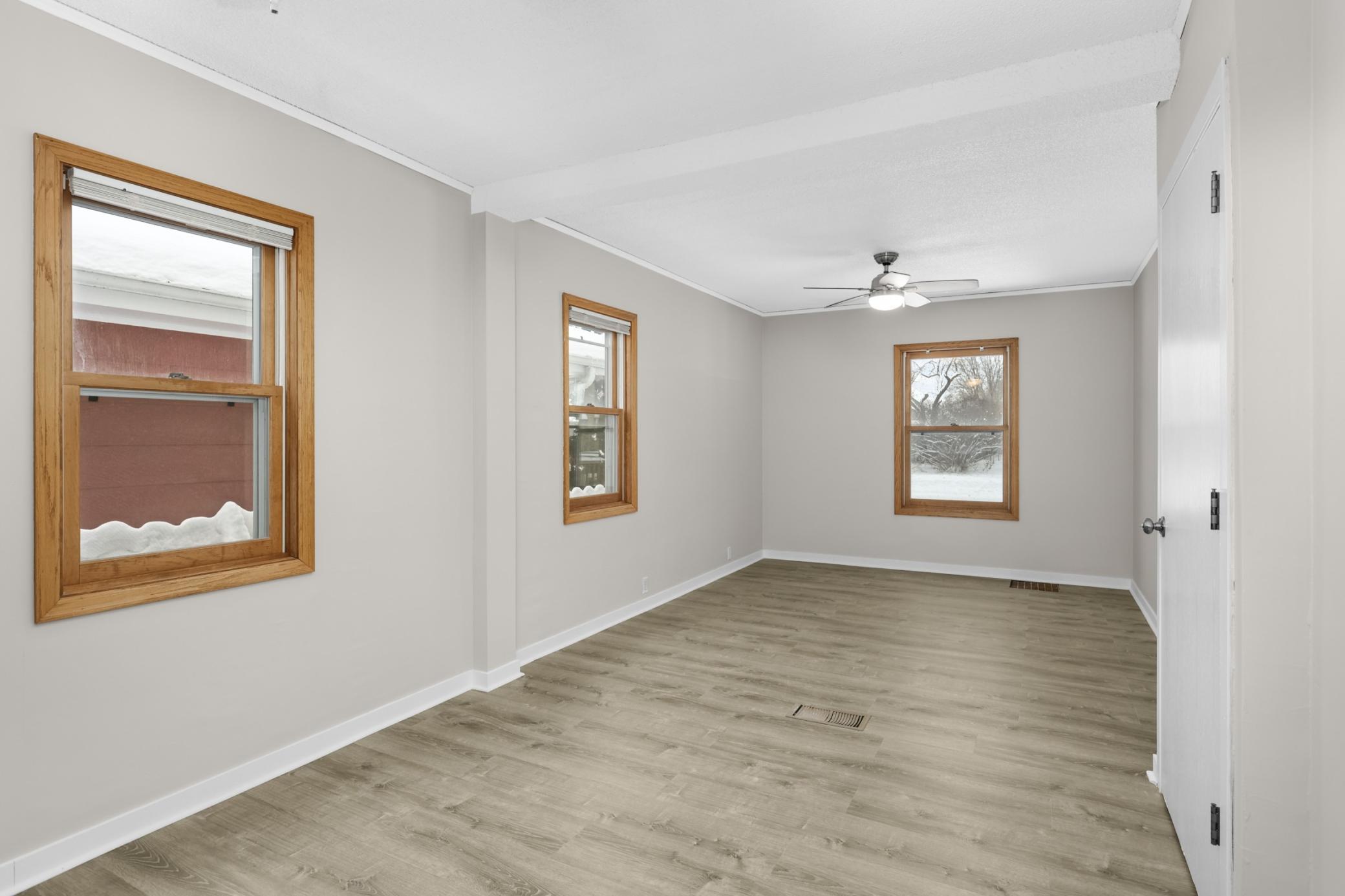 3744 Perry Avenue North Minneapolis, MN 55422 - Photo 13 of 54