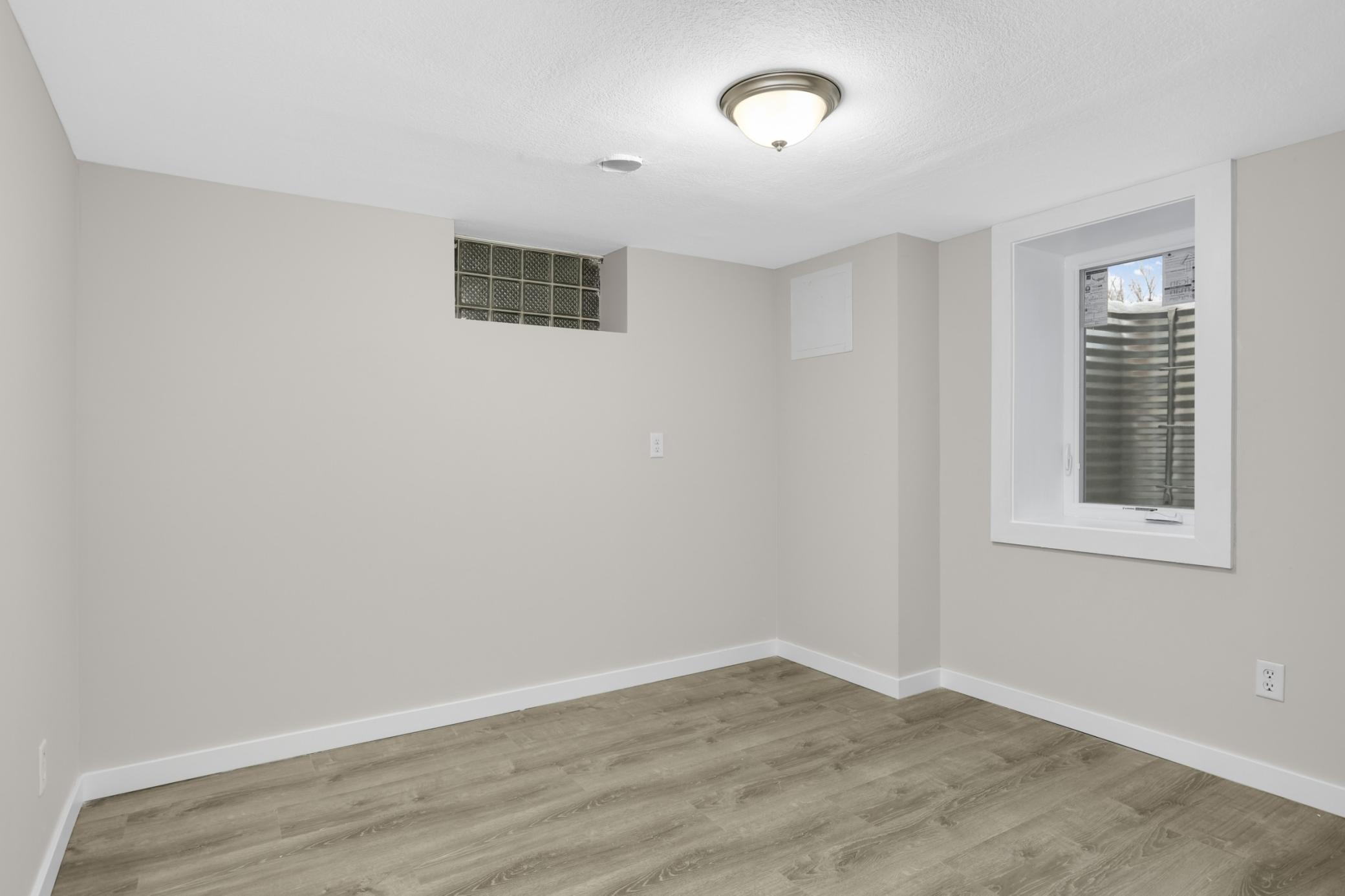 3744 Perry Avenue North Minneapolis, MN 55422 - Photo 22 of 54