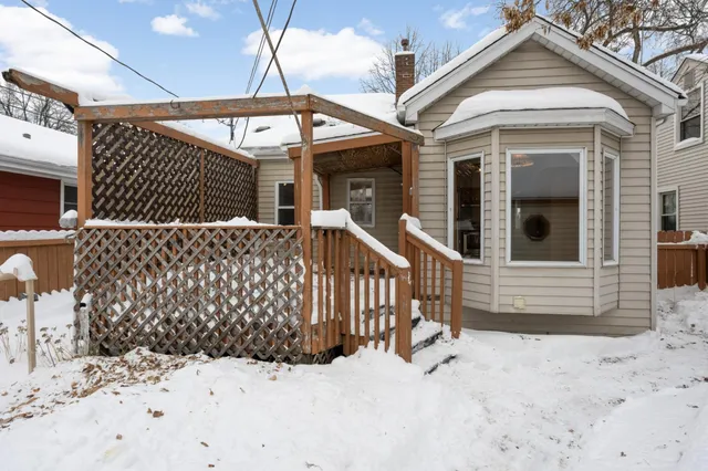 $2,950 | 3744 Perry Avenue North, Minneapolis, MN 55422