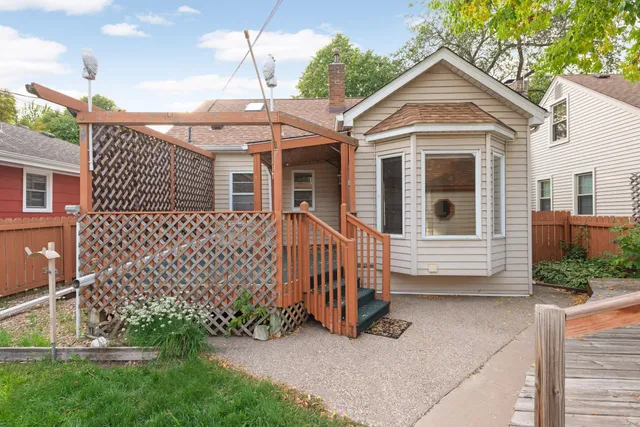 $2,950 | 3744 Perry Avenue North, Minneapolis, MN 55422