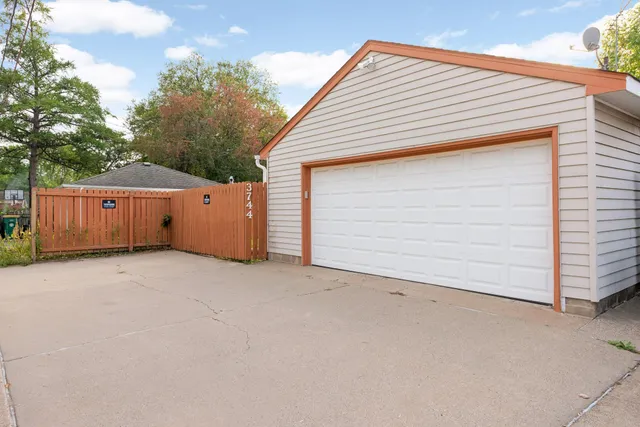 $2,950 | 3744 Perry Avenue North, Minneapolis, MN 55422