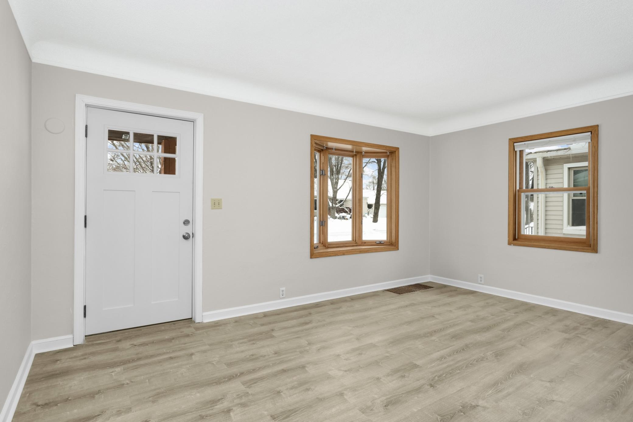 3744 Perry Avenue North Minneapolis, MN 55422 - Photo 4 of 54