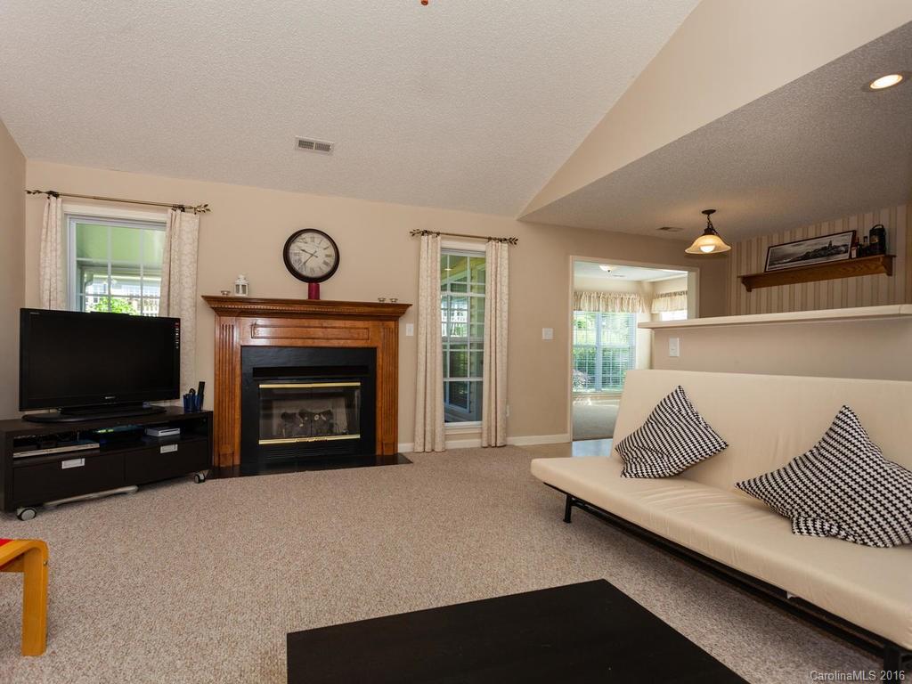 194 Farm Valley Road Fletcher, NC 28732 - Photo 2 of 21
