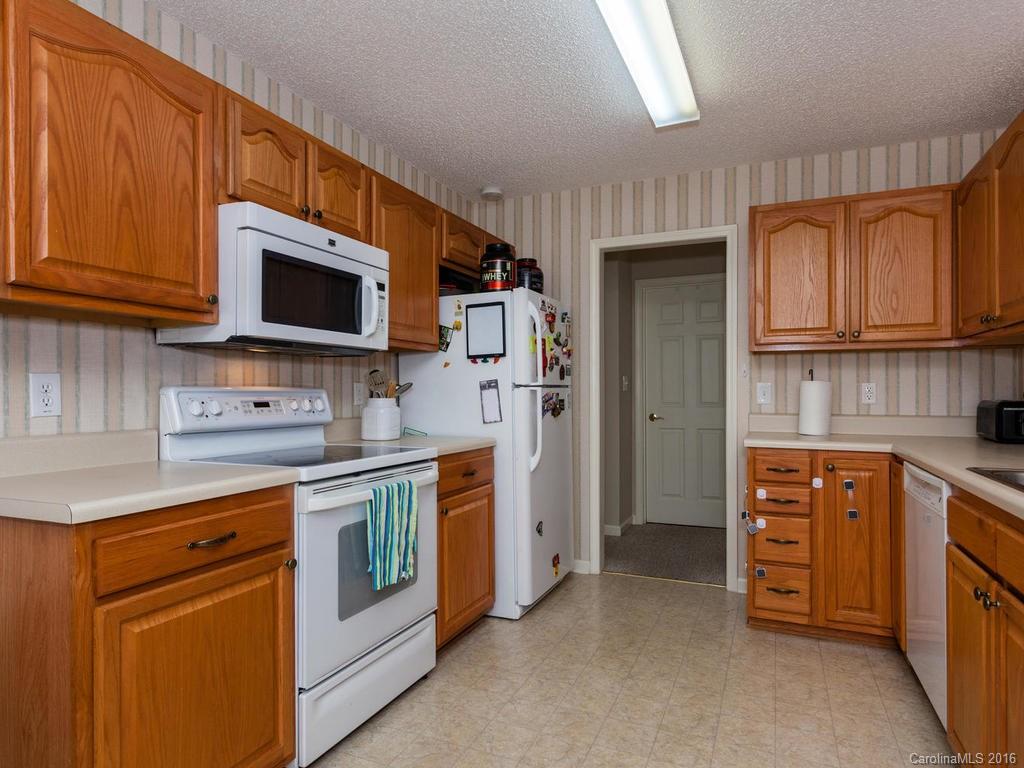 194 Farm Valley Road Fletcher, NC 28732 - Photo 4 of 21