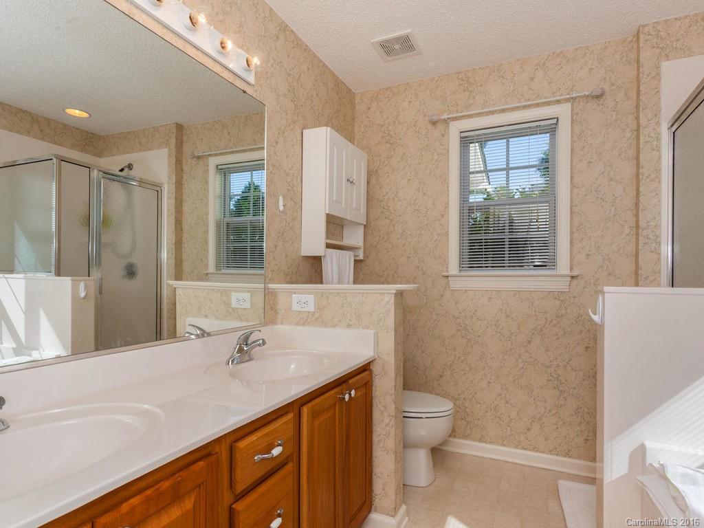 194 Farm Valley Road Fletcher, NC 28732 - Photo 8 of 21