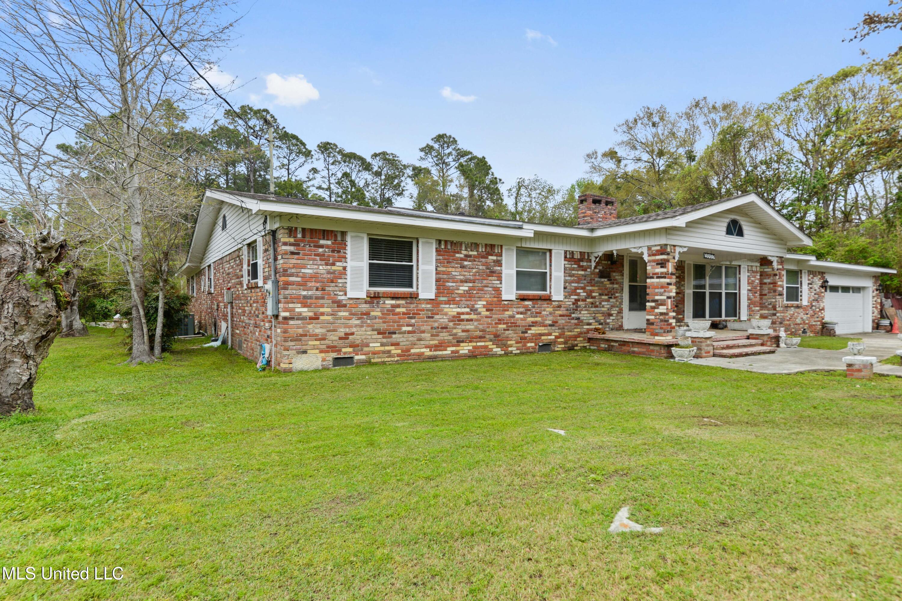 13300 Solomon Road Ocean Springs, MS 39564 - Photo 2 of 38 002