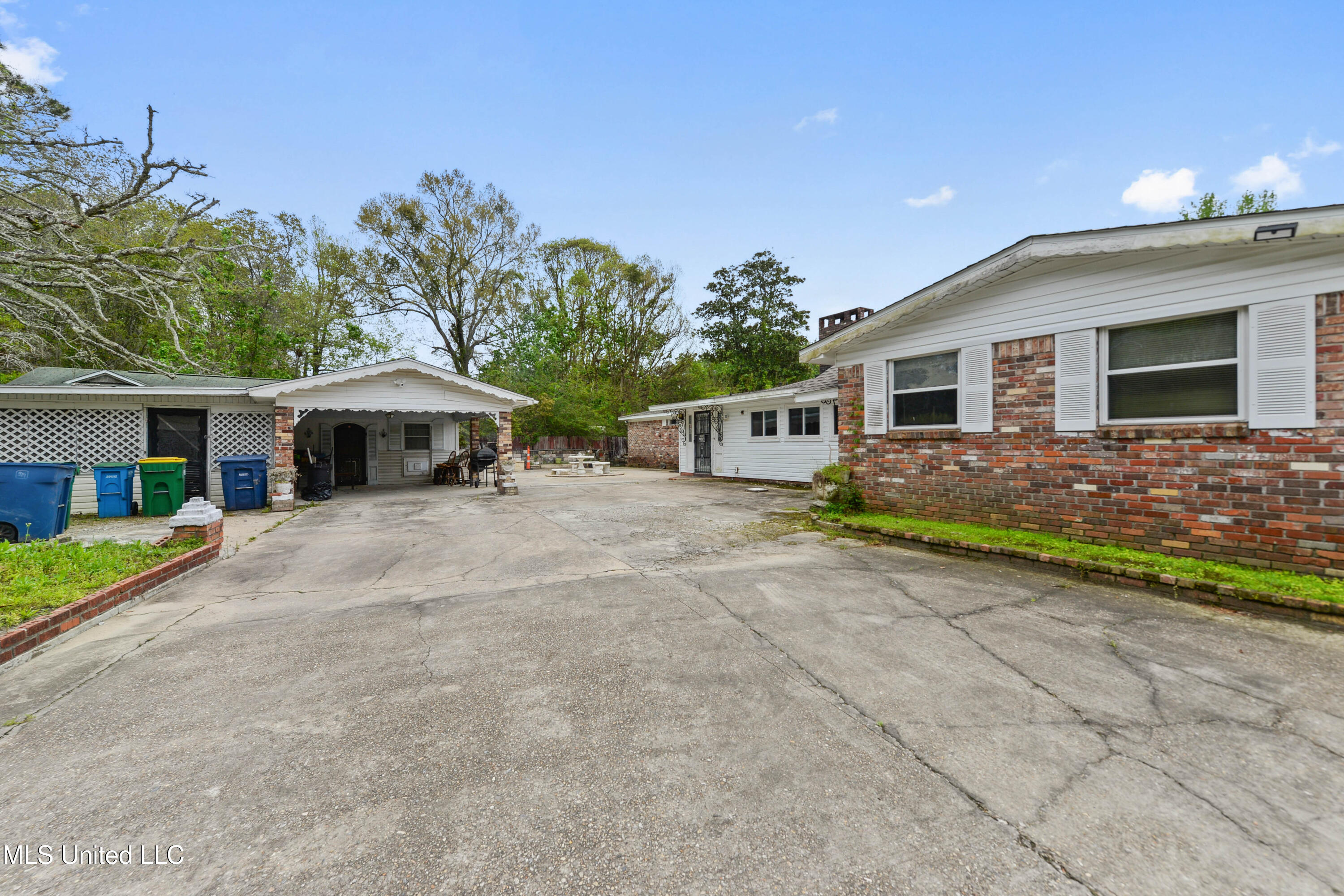 13300 Solomon Road Ocean Springs, MS 39564 - Photo 31 of 38 031