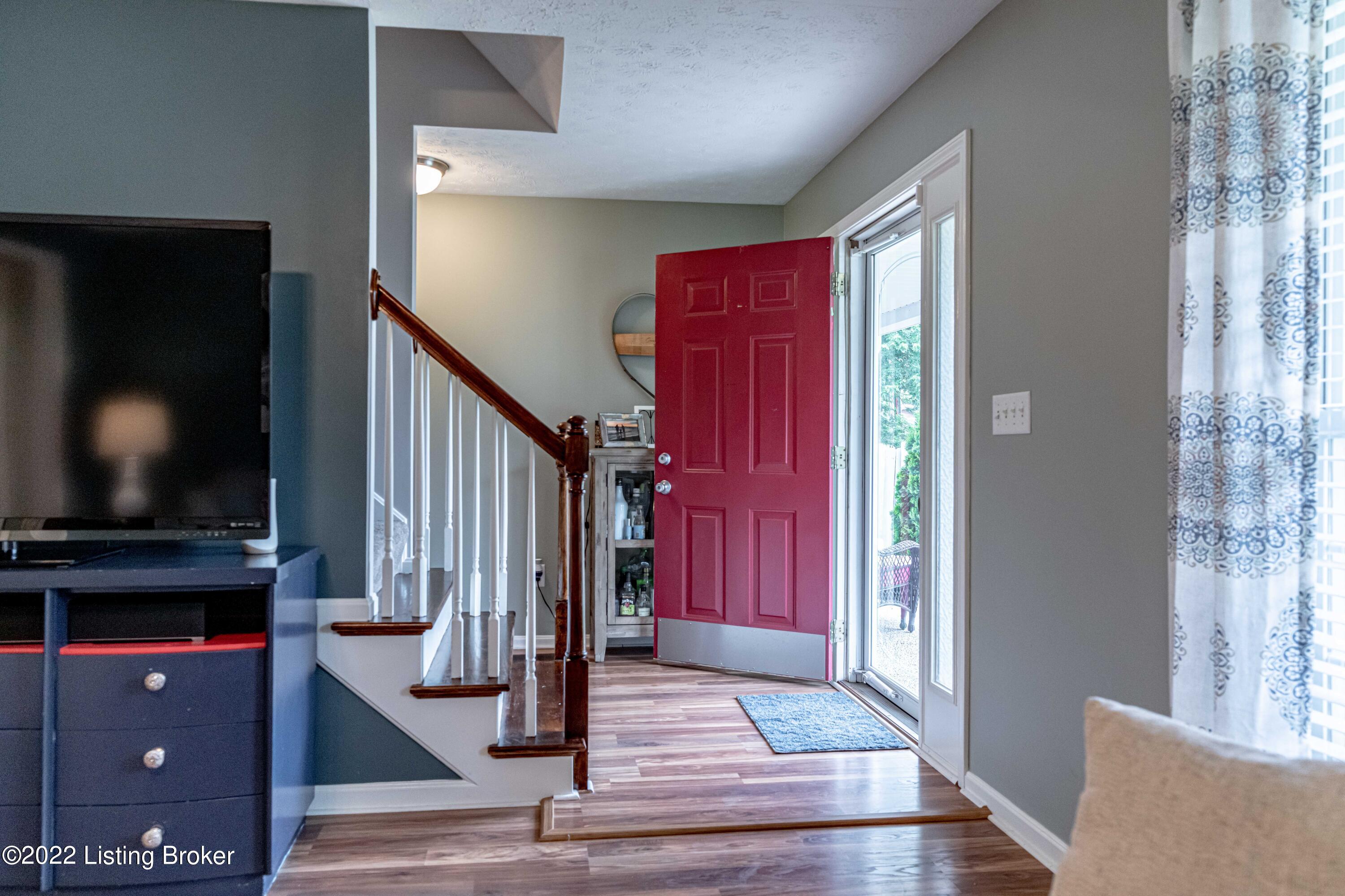 6903 Barbrook Road Louisville, KY 40258 - Photo 4 of 81 DSC02632