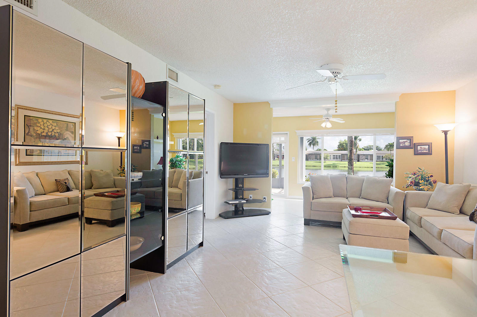 18999 Stewart Circle, Unit 4 Boca Raton, FL 33496 - Photo 10 of 27 Living Room