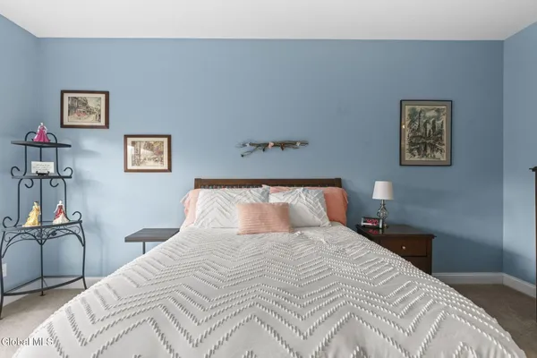 $389,900 | 214 Lois Lane, Niskayuna, NY 12304