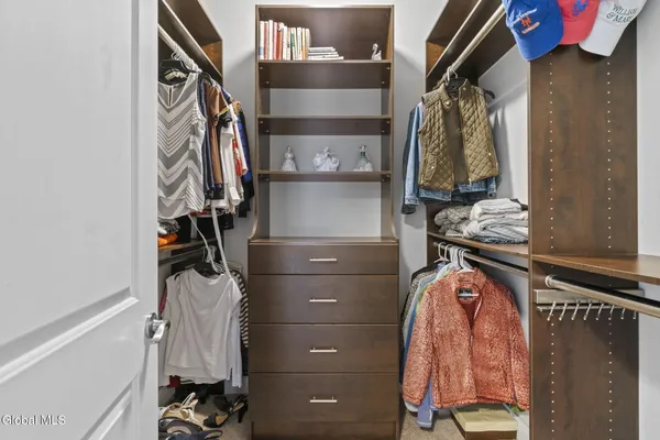 $389,900 | 214 Lois Lane, Niskayuna, NY 12304