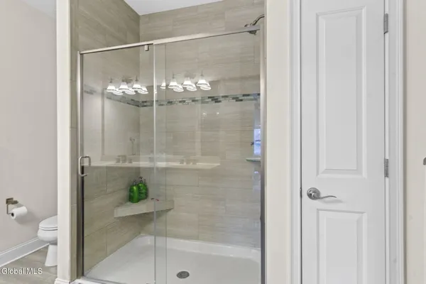 $389,900 | 214 Lois Lane, Niskayuna, NY 12304