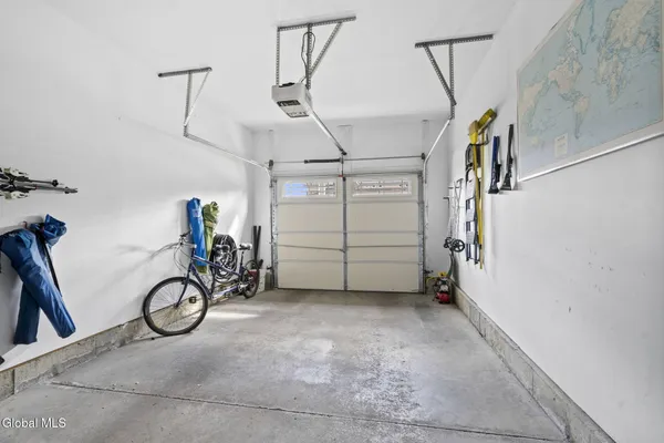 $389,900 | 214 Lois Lane, Niskayuna, NY 12304