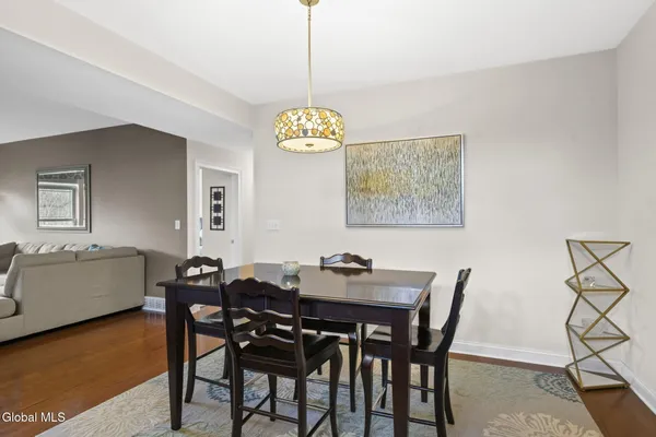 $389,900 | 214 Lois Lane, Niskayuna, NY 12304