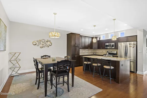 $389,900 | 214 Lois Lane, Niskayuna, NY 12304