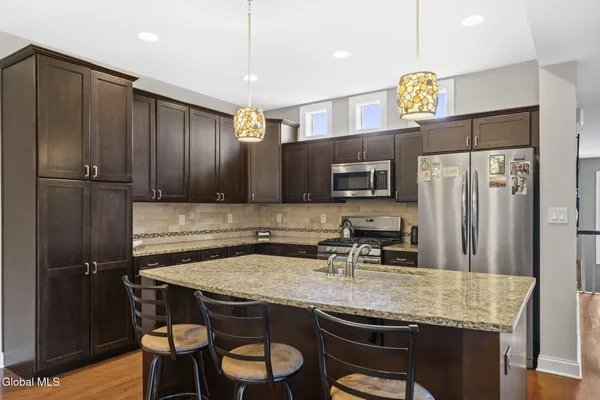 $389,900 | 214 Lois Lane, Niskayuna, NY 12304