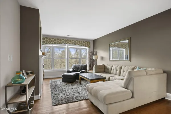 $389,900 | 214 Lois Lane, Niskayuna, NY 12304