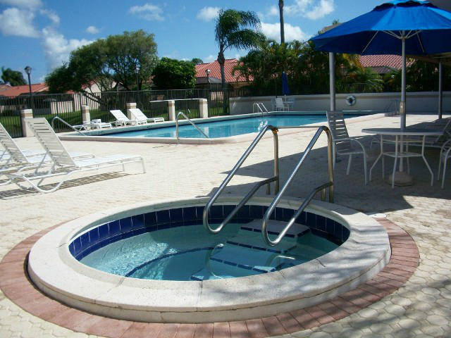 8470 Nadmar Avenue Boca Raton, FL 33434 - Photo 38 of 42 Jacuzzi & Pool