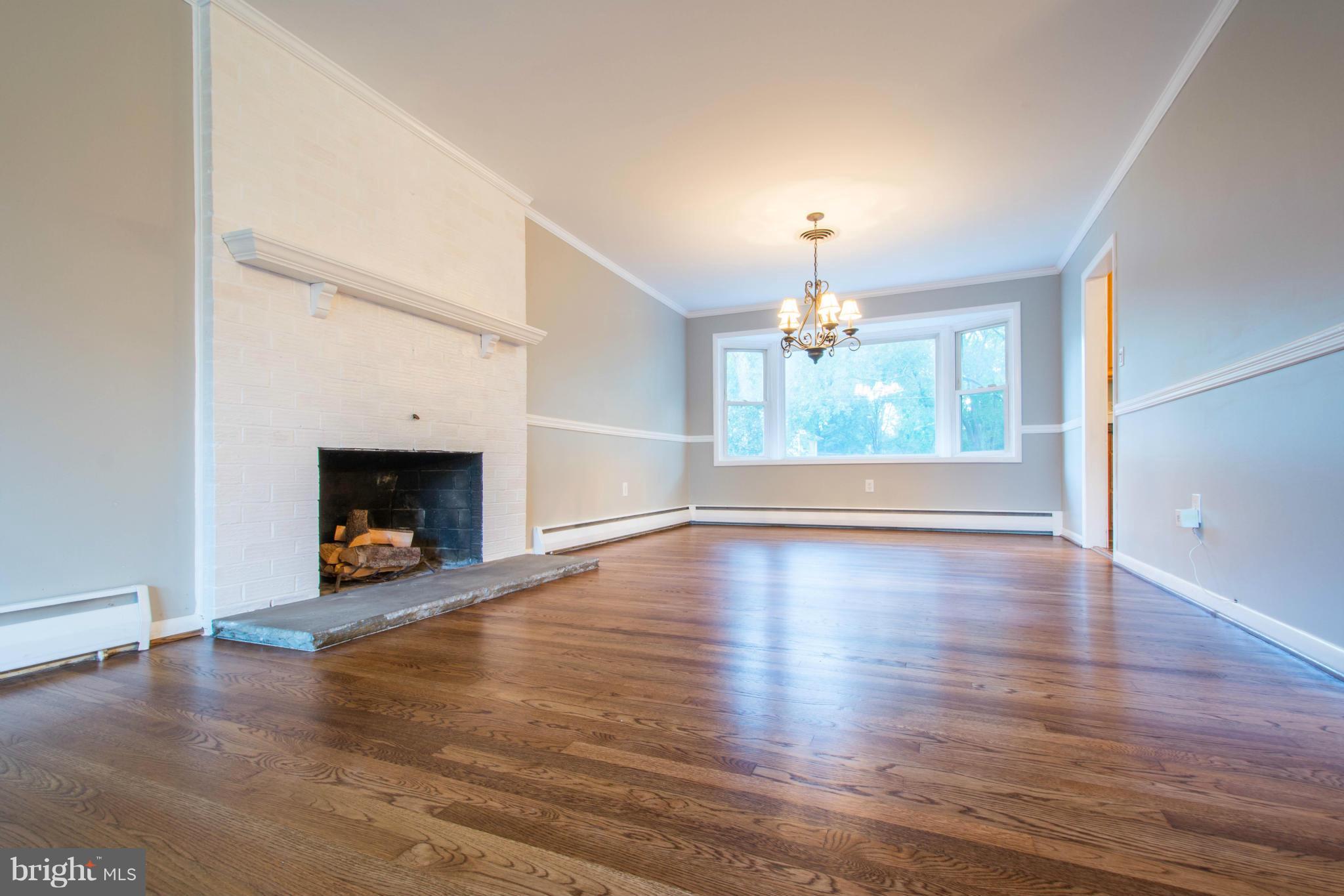 9898 Frederick Road Ellicott City, MD 21042 - Photo 4 of 30 Living Room