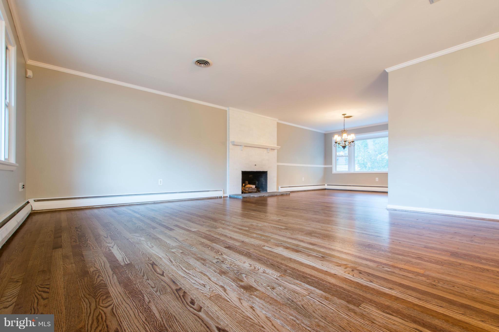 9898 Frederick Road Ellicott City, MD 21042 - Photo 7 of 30 Living Room