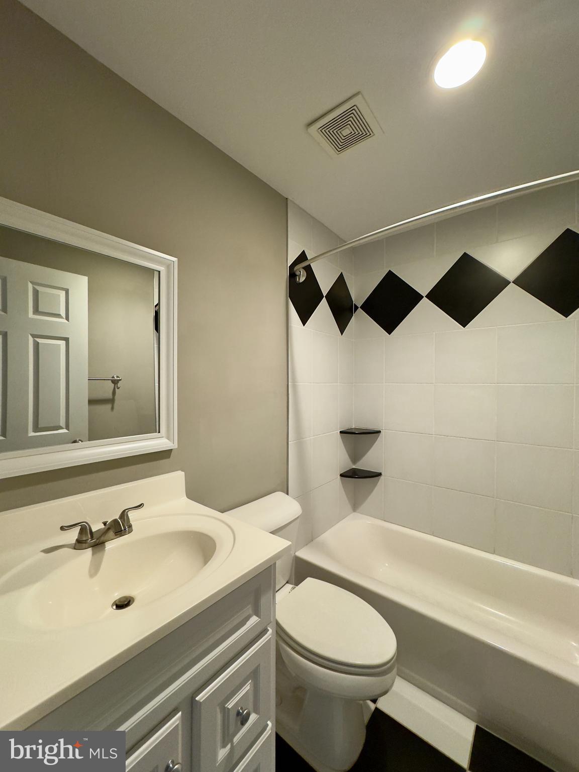 803 Cathedral Street, Unit 2 Baltimore, MD 21201 - Photo 4 of 15