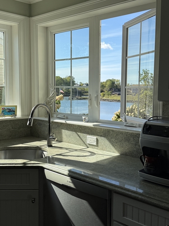 9 Endicott Street, Unit B Danvers, MA 01923 - Photo 7 of 42