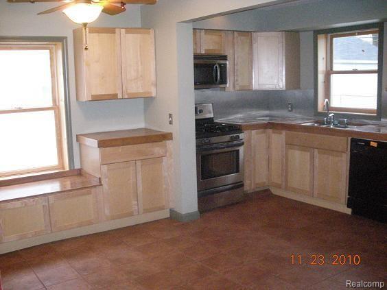 2153 Hampton Road Grosse Pointe, MI 48236 - Photo 3 of 12 kitchen
