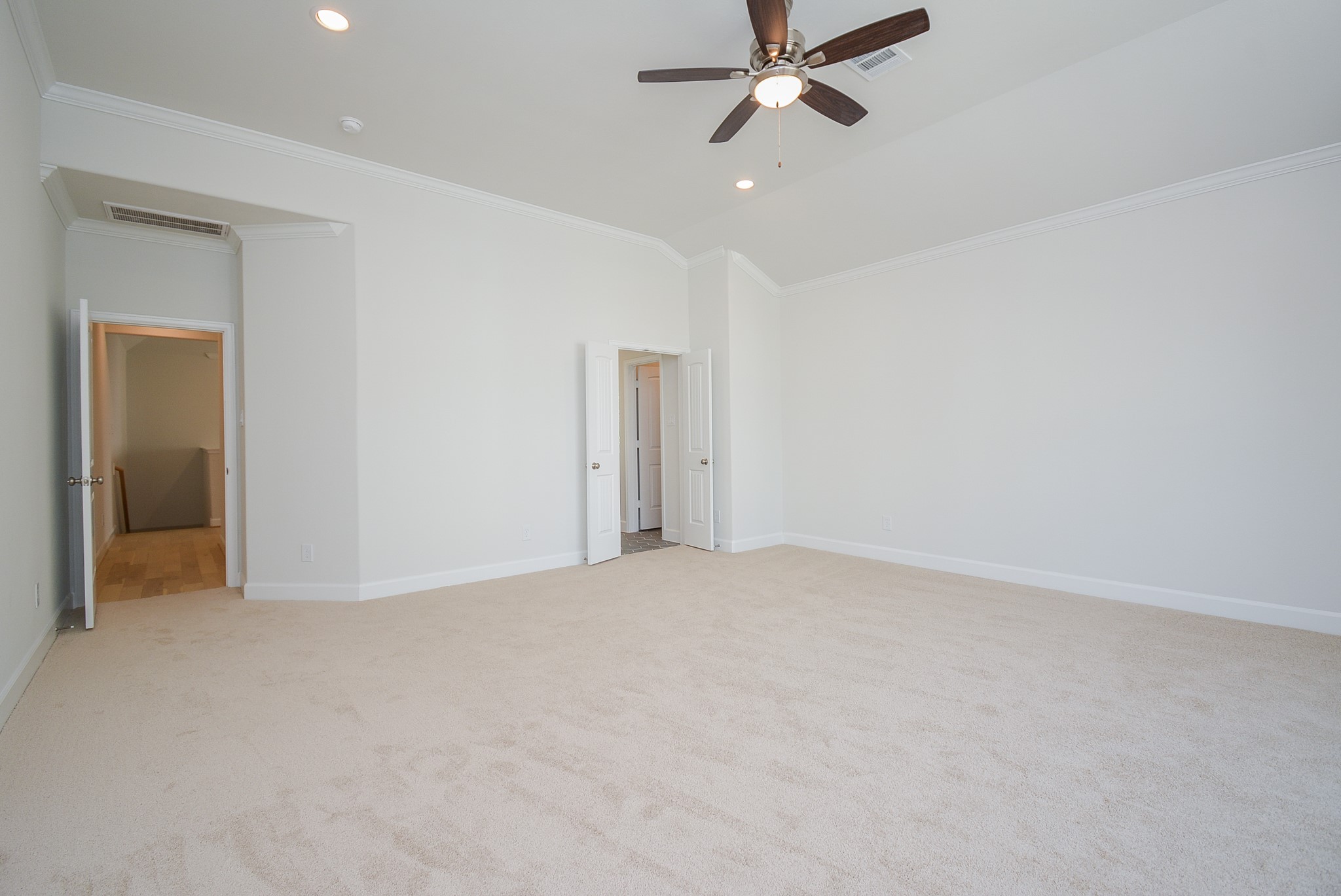 1847 Sul Ross Street Houston, TX 77098 - Photo 22 of 42 a view of an empty room