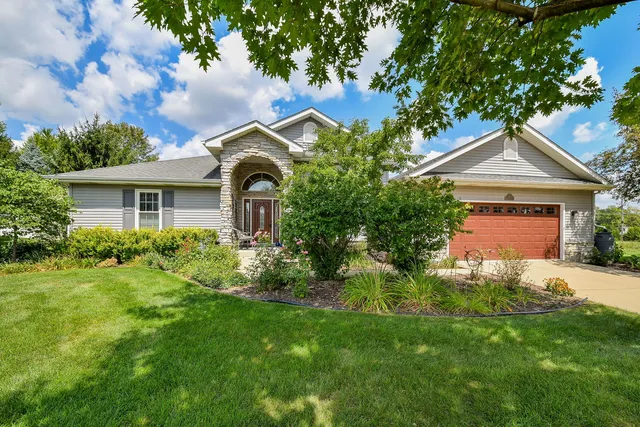 $450,000 | 2054 Kingsmill Court, Yorkville, IL 60560