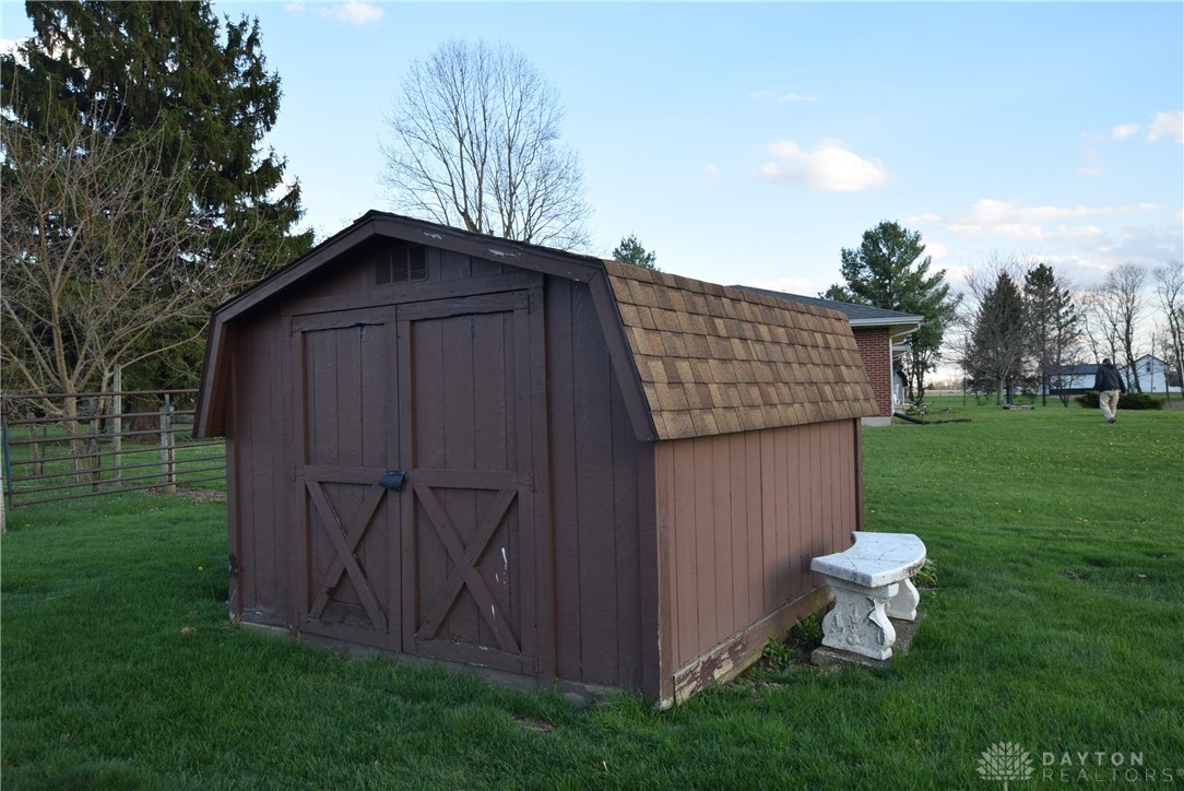 2126 Liberty Road New Carlisle, OH 45344 - Photo 39 of 43