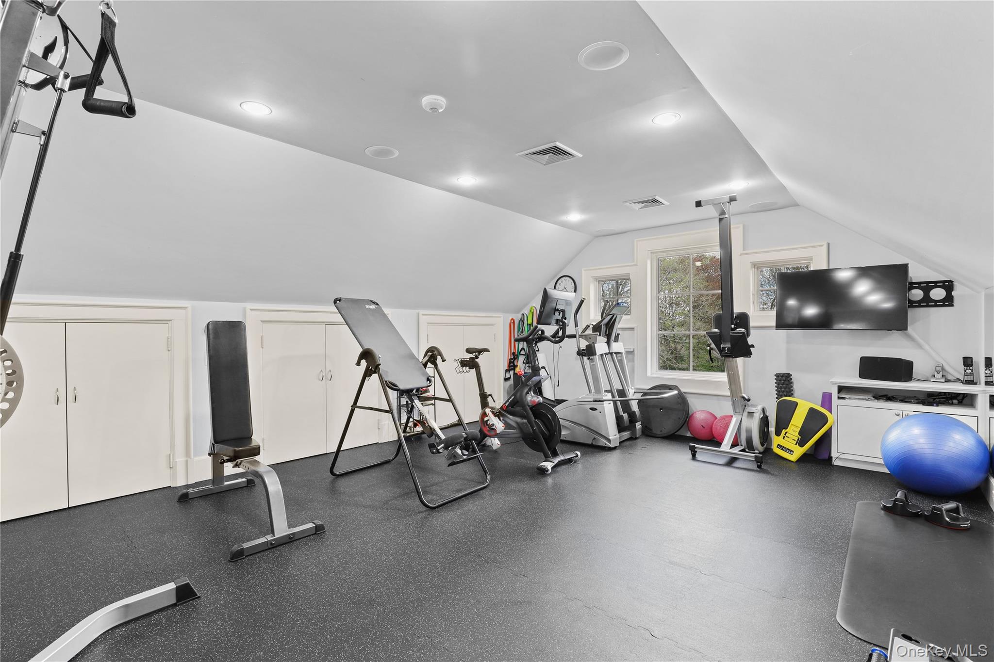 10 Upland Road North Bedford, NY 10506 - Photo 28 of 36 a view of a room with gym equipment