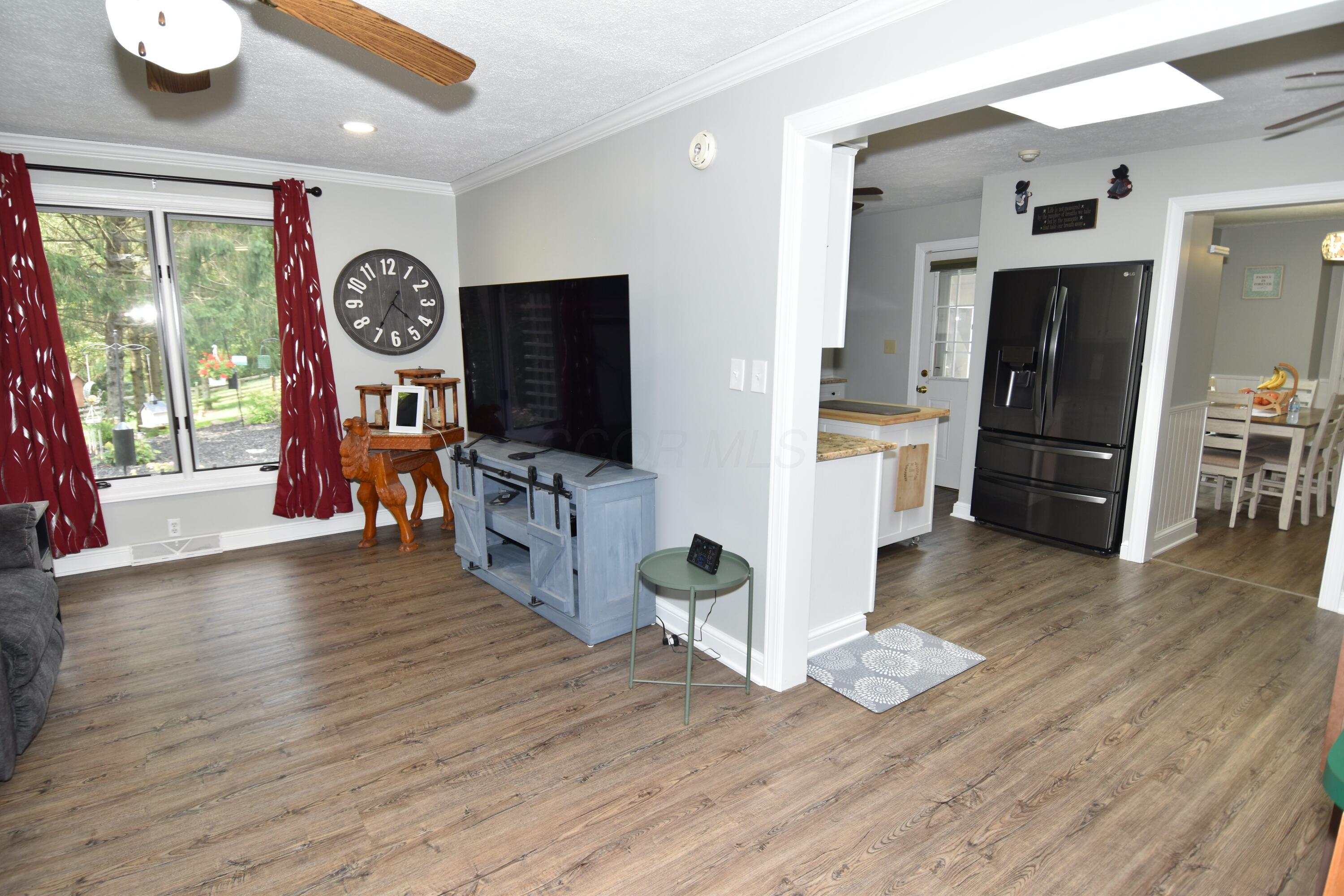 15 Tow Path Road Granville, OH 43023 - Photo 32 of 79 Family Room Off of Kitchen