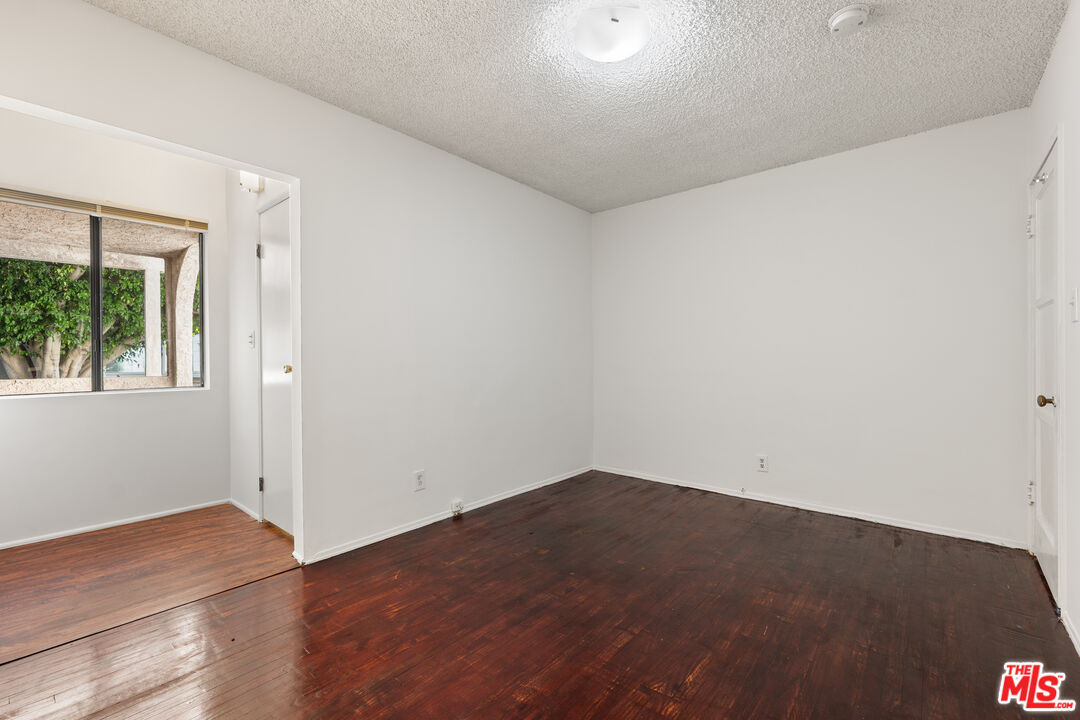 8710 El Manor Avenue, Unit 1 Los Angeles, CA 90045 - Photo 10 of 12 an empty room with a window
